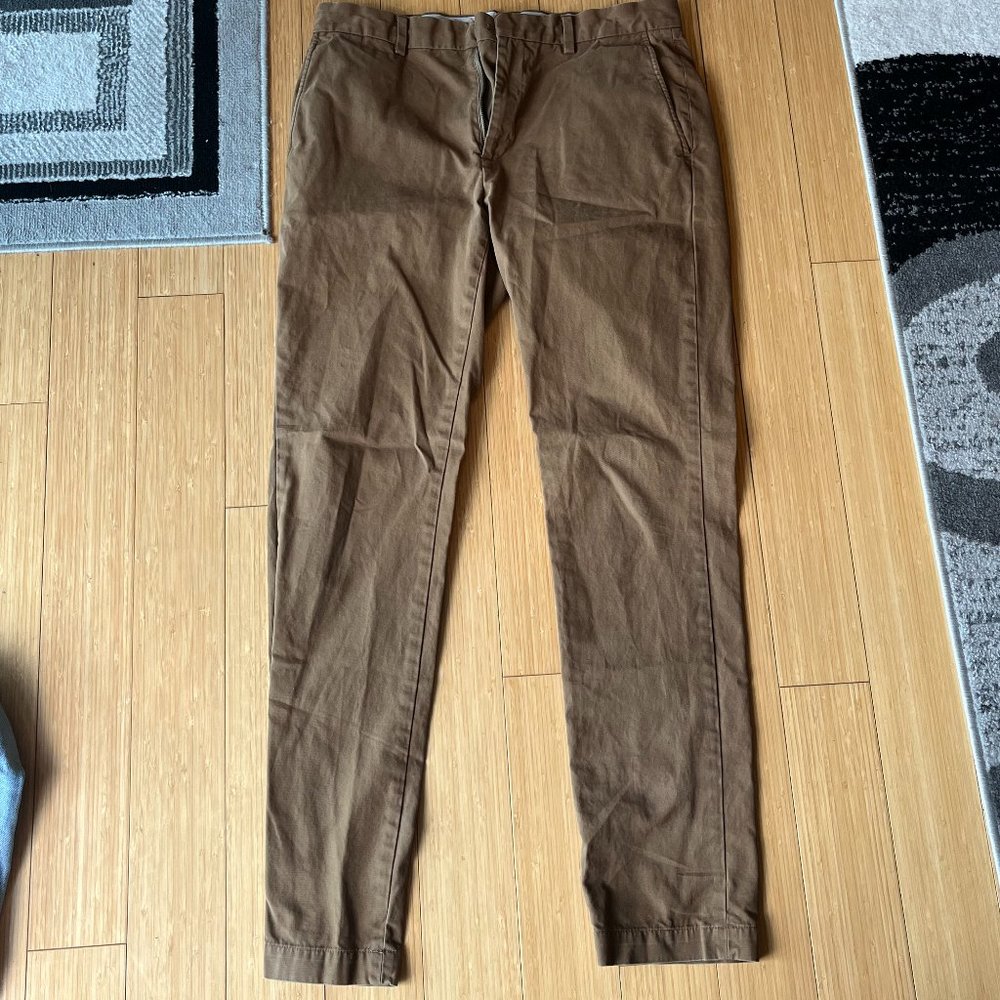Banana republic Fulton Chino 33x34